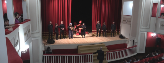 ‘Poesia e’ Vita’, al Teatro Comunale lo spettacolo per gli studenti