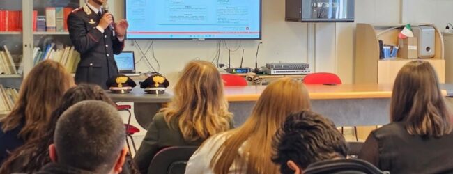 Lacedonia: i Carabinieri incontrano gli studenti dell’Istituto Comprensivo “F. De Sanctis”