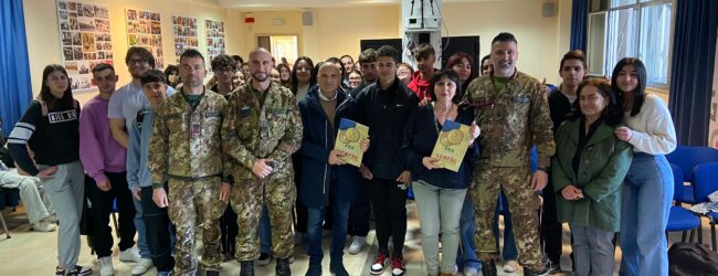 Al Liceo Guacci di Benevento incontro con la Brigata Bersaglieri