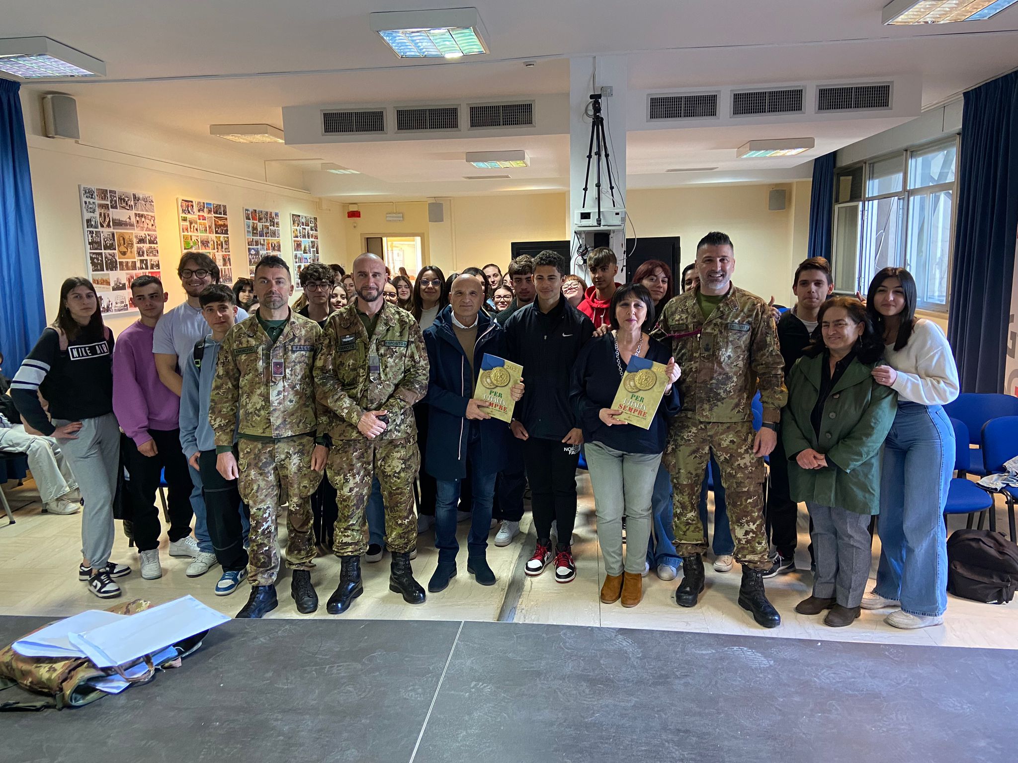 Al Liceo Guacci di Benevento incontro con la Brigata Bersaglieri