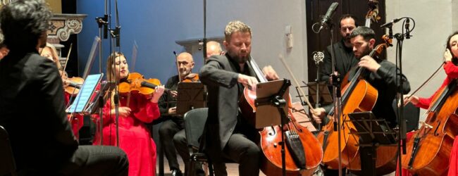 Orchestra Accademia di Santa Sofia, successo per il concerto con il solista Danilo Squitieri