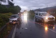 Scontro tra due auto in via Sturzo a Benevento: quattro feriti