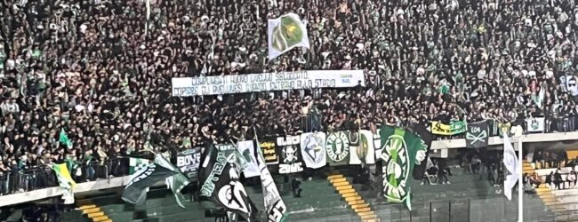 Avellino, la Curva Sud prende le distanze da messaggi antisemiti