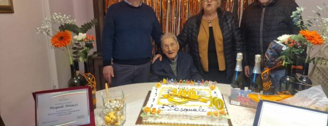 Pietrastornina| Il circolo socio-culturale PetraStrumilia festeggia i 100 anni di Pasquale Minucci