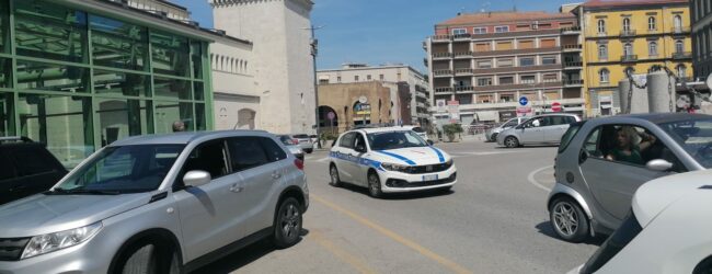 Bimbo investito in piazza Orsini, solo un gran spavento