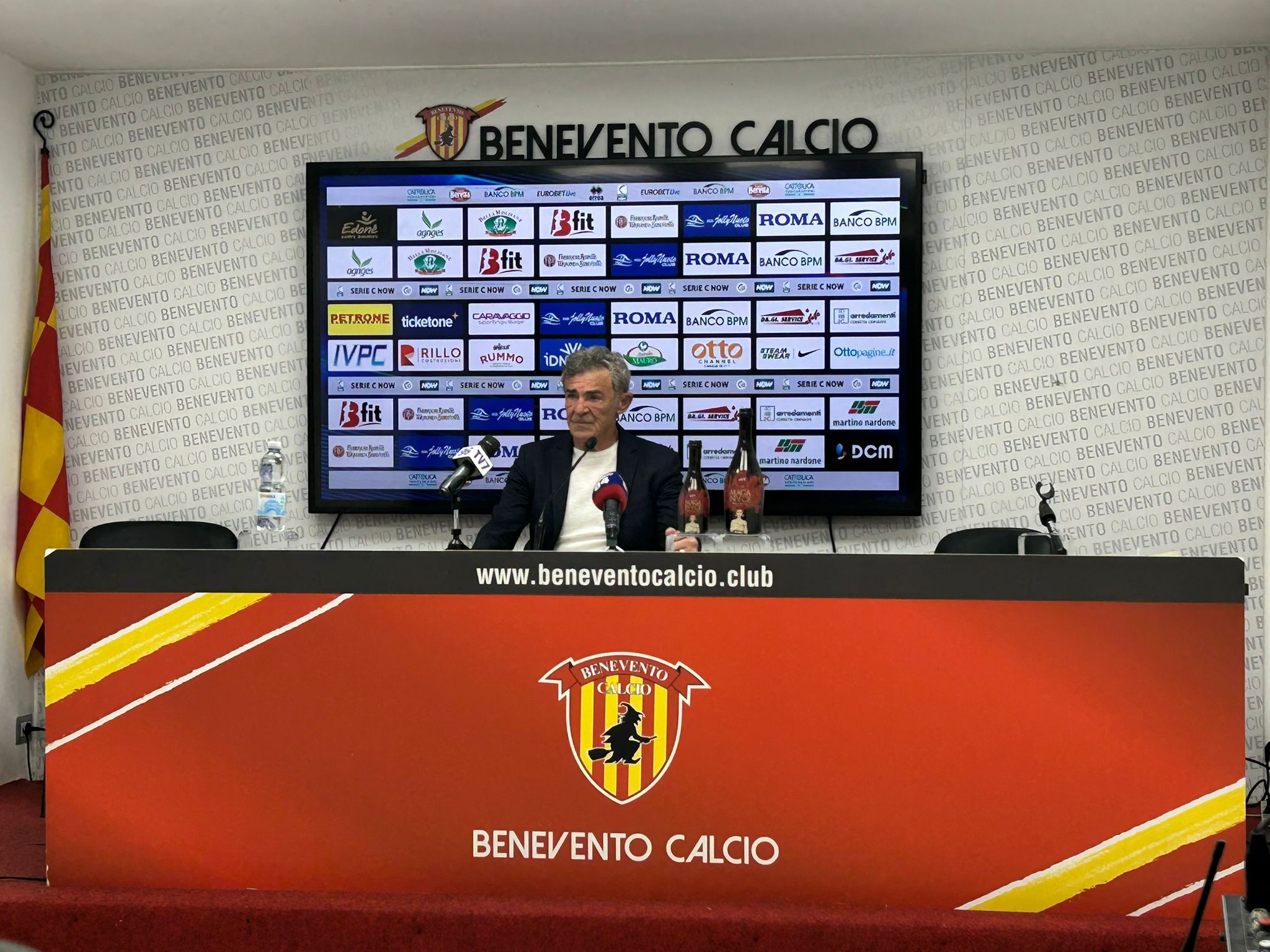 Benevento, Auteri: “Siamo una squadra tosta. Difendiamo il secondo posto e poi ce la giocheremo”