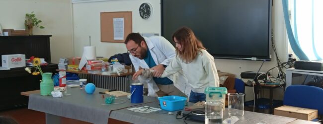 A lezione di fisica e teatro con ‘Le Muse di Archimede’