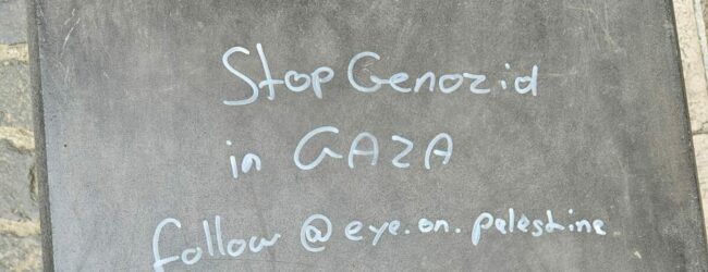 Benevento, scritte sulle panchine a piazza Roma. Mastella: “Imbrattare arredi non è né protesta, né solidarietà: è un’ignobile sciocchezza”