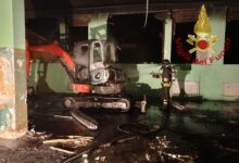 Mercogliano| Escavatore in fiamme: Filca, Feneal e Fillea chiedono un confronto urgente con il Prefetto