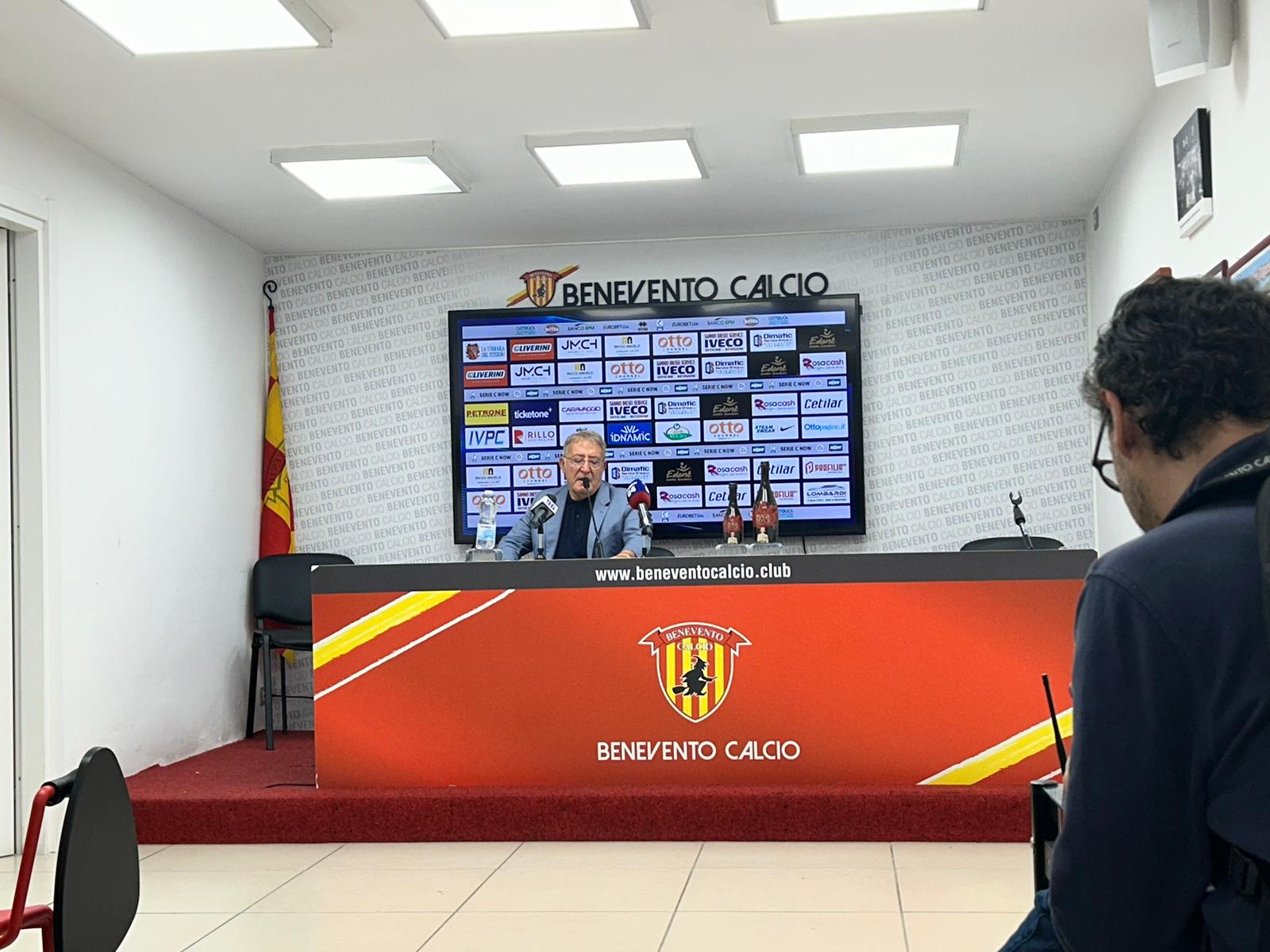 Benevento, Vigorito: “Ringrazio il pubblico. C’è rammarico, ma siamo pronti a ripartire e pensiamo già al domani. Auteri è un punto di partenza, ma è senza contratto: solo lui può decidere di perdere il posto”