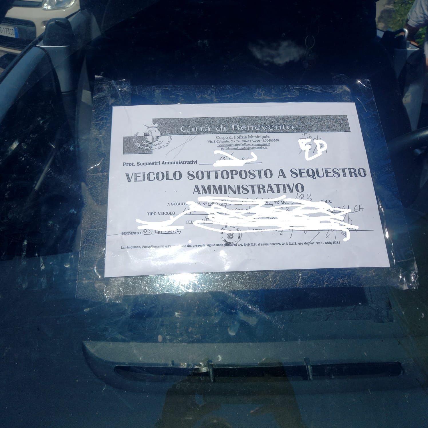 Permesso per invalidi intestato a persona deceduta, denunciato dipendente pubblico in servizio a Benevento