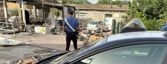 San Michele di Serino| Fanno esplodere il bancomat dell’Ufficio postale e rubano le banconote contenute