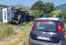 Montemarano| Autocarro si ribalta mentre scarica del terreno, conducente finisce in ospedale