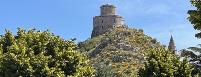 Futuro per Montesarchio: “fondi persi e aule roventi ,Montesarchio resta fuori ancora una volta”