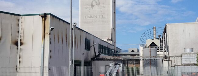 Incendio Montesarchio, l’Arpac installa centraline per monitorare l’aria
