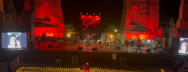 Pino Daniele “rivive” sul palco con gli Area Medina