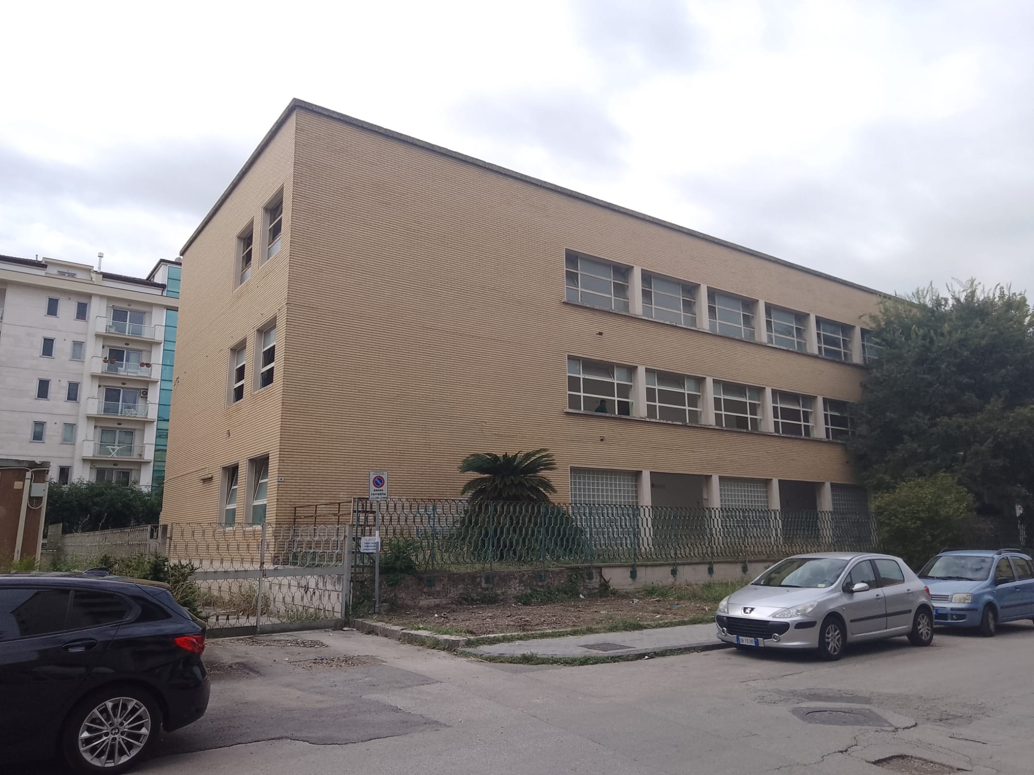 Scuola Torre, il mistero dei calcoli sismici e il rischio per gli studenti: polemiche e dubbi sulla sicurezza