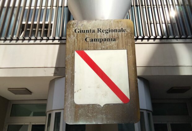 Acqua pubblica, Fico teme il Tar e segue le strategie dell’Avvocatura regionale