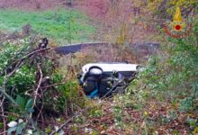 Incidente stradale a Pratola Serra: auto finisce in una scarpata, giovane trasportato in ospedale