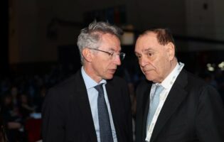 Mastella: “Inqualificabili e vergognose scritte contro Manfredi, America’s cup è risultato storico”