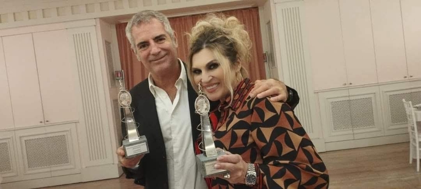 Da Gassmann a Manfredi e Foglietta, il cammeo di Torre del Greco diventa un premio di valore internazionale, ideato e disegnato dal sannita Peppe Leone.