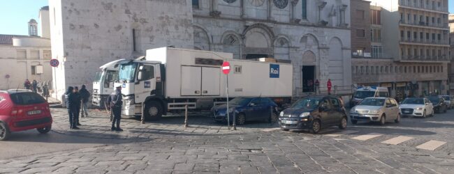 Al duomo c’è la Rai ma la stampa locale va fuori