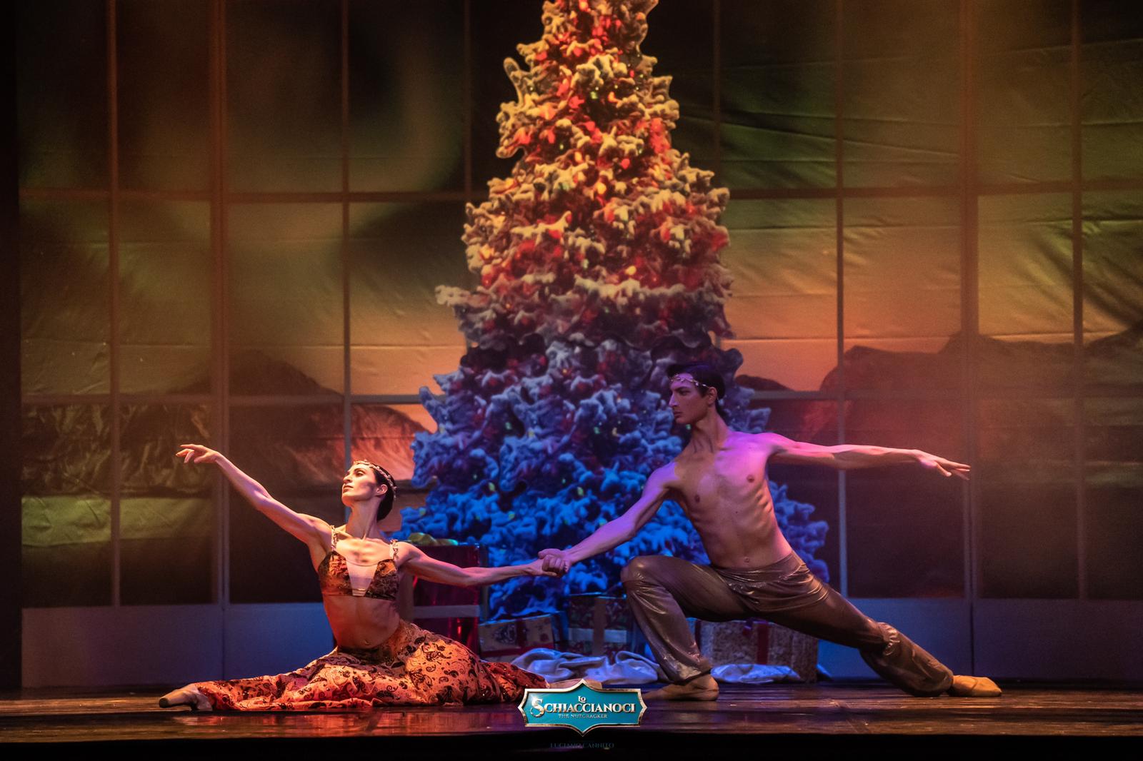 Al Teatro Gesualdo apre il sipario ‘Lo Schiaccianoci’ con il corpo di ballo del Roma City Ballet Company