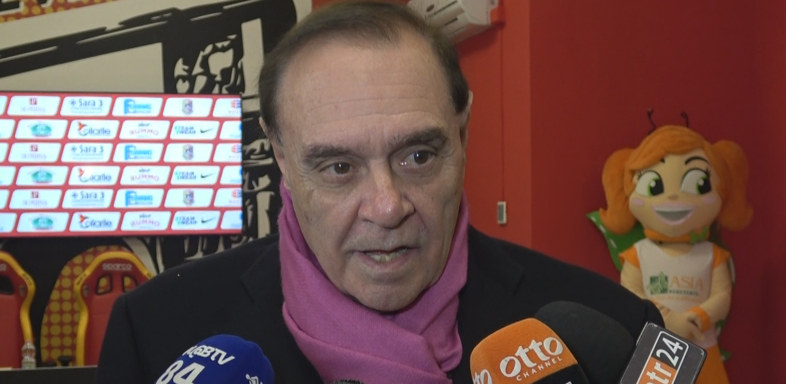 Mastella replica a Grillo: “Senza storia, né geografia: autocelebra funerale del populismo, da Grillo a grullo”