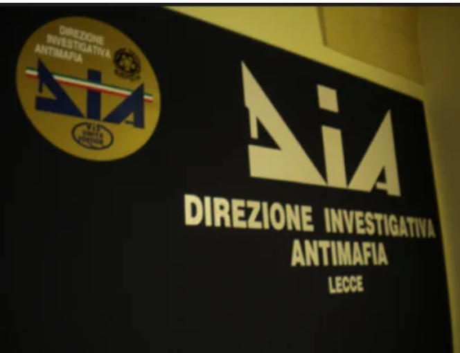 Traffico illegale di rifiuti: 15 indagati, coinvolta anche Avellino