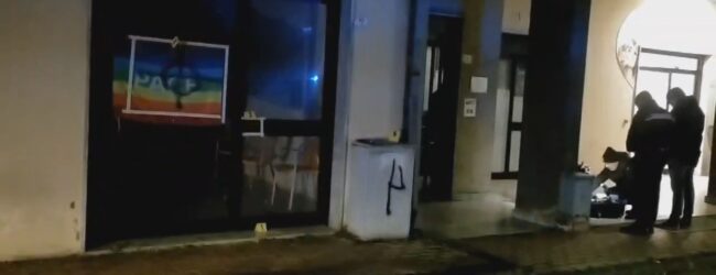 San Michele di Serino| Ordigno esploso davanti al circolo Pd, s’indaga sulla scelta della sede del partito