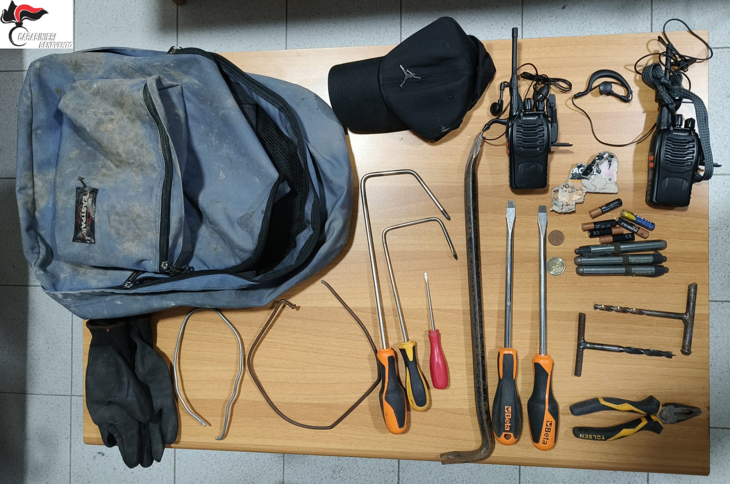 Speronano auto dei carabinieri, arrestati tre albanesi