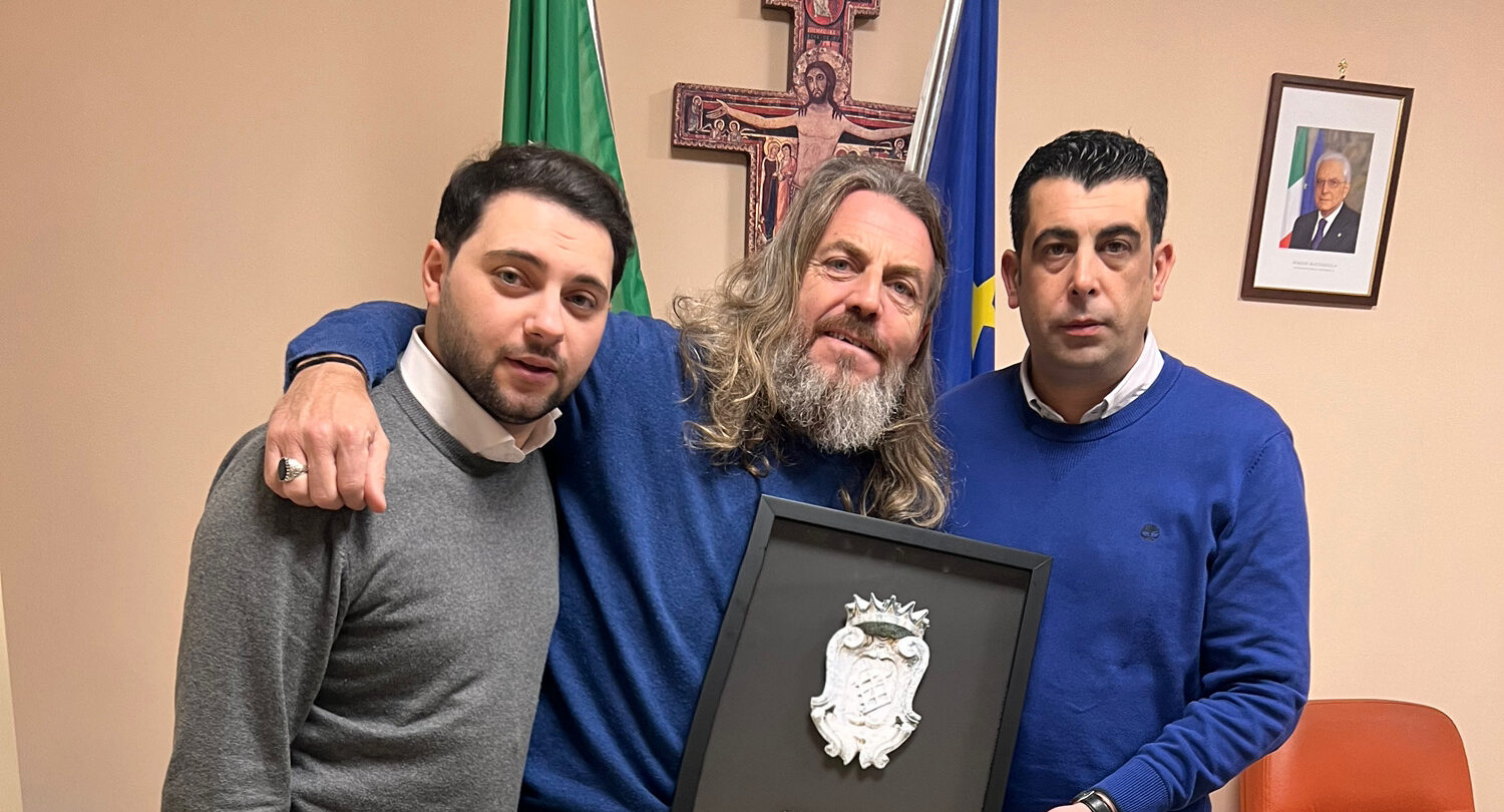 San Lorenzo Maggiore, bagno di folla per l’attore Mirko Frezza. Intervistato dall’autore televisivo Rai Gabriele Di Marzo 