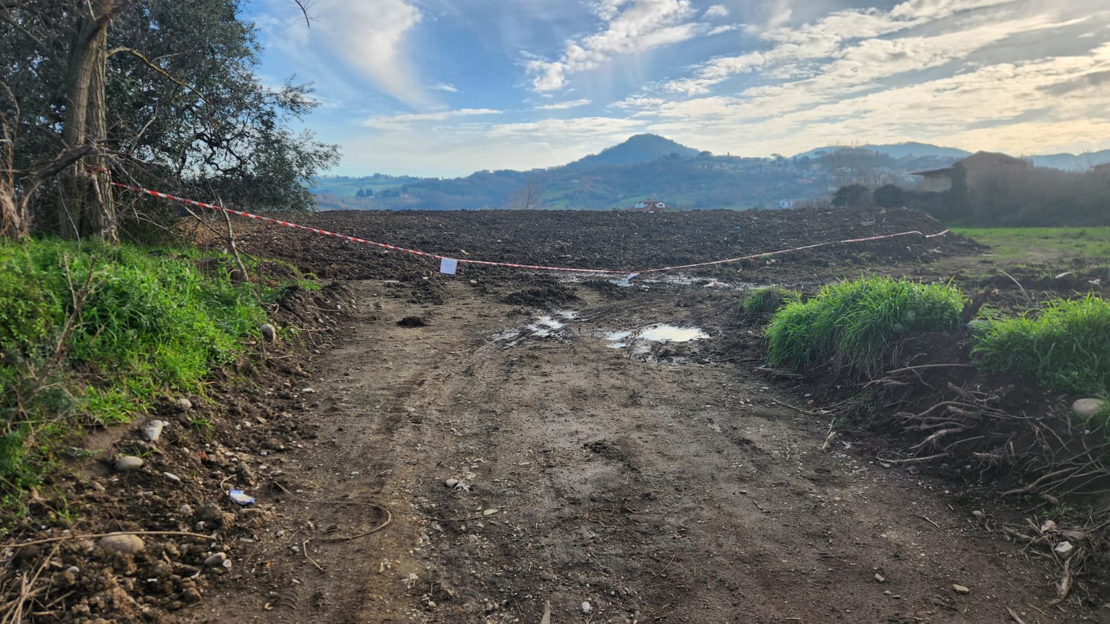 Sequestro area comunale a San Giorgio del Sannio: la denuncia di Giovanna Petrillo per la discarica di rifiuti edili