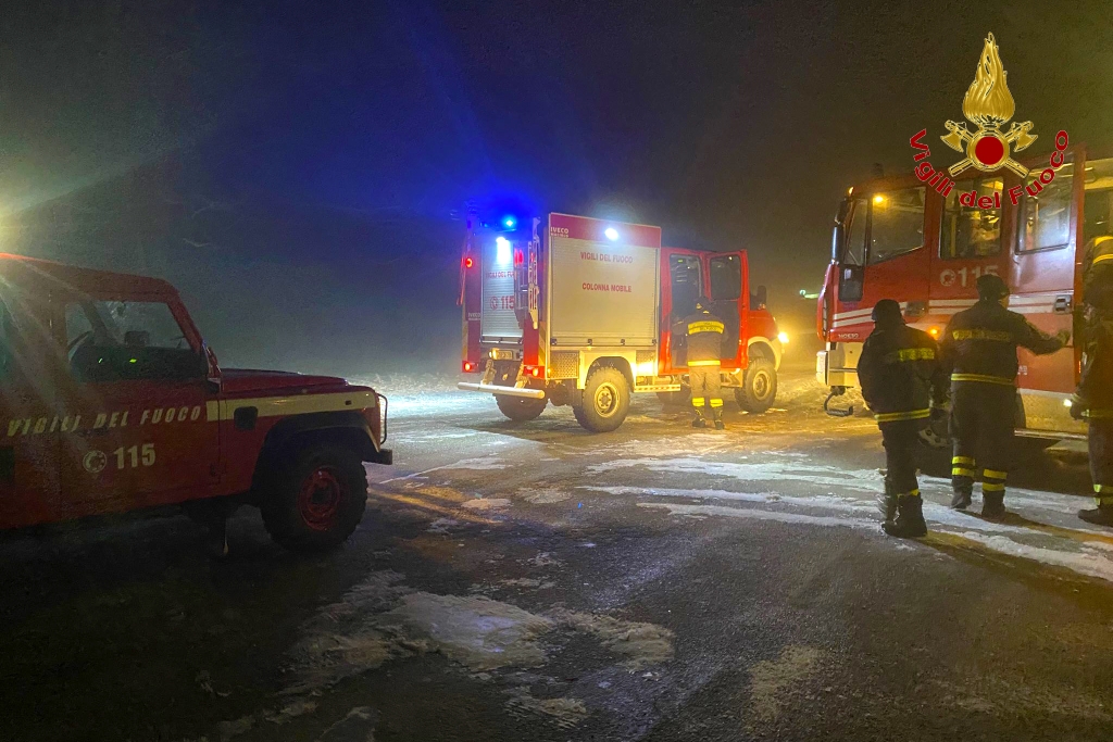 Monte Terminio| Bloccati in auto nella neve, quattro ragazzi soccorsi e salvati dai vigili del fuoco