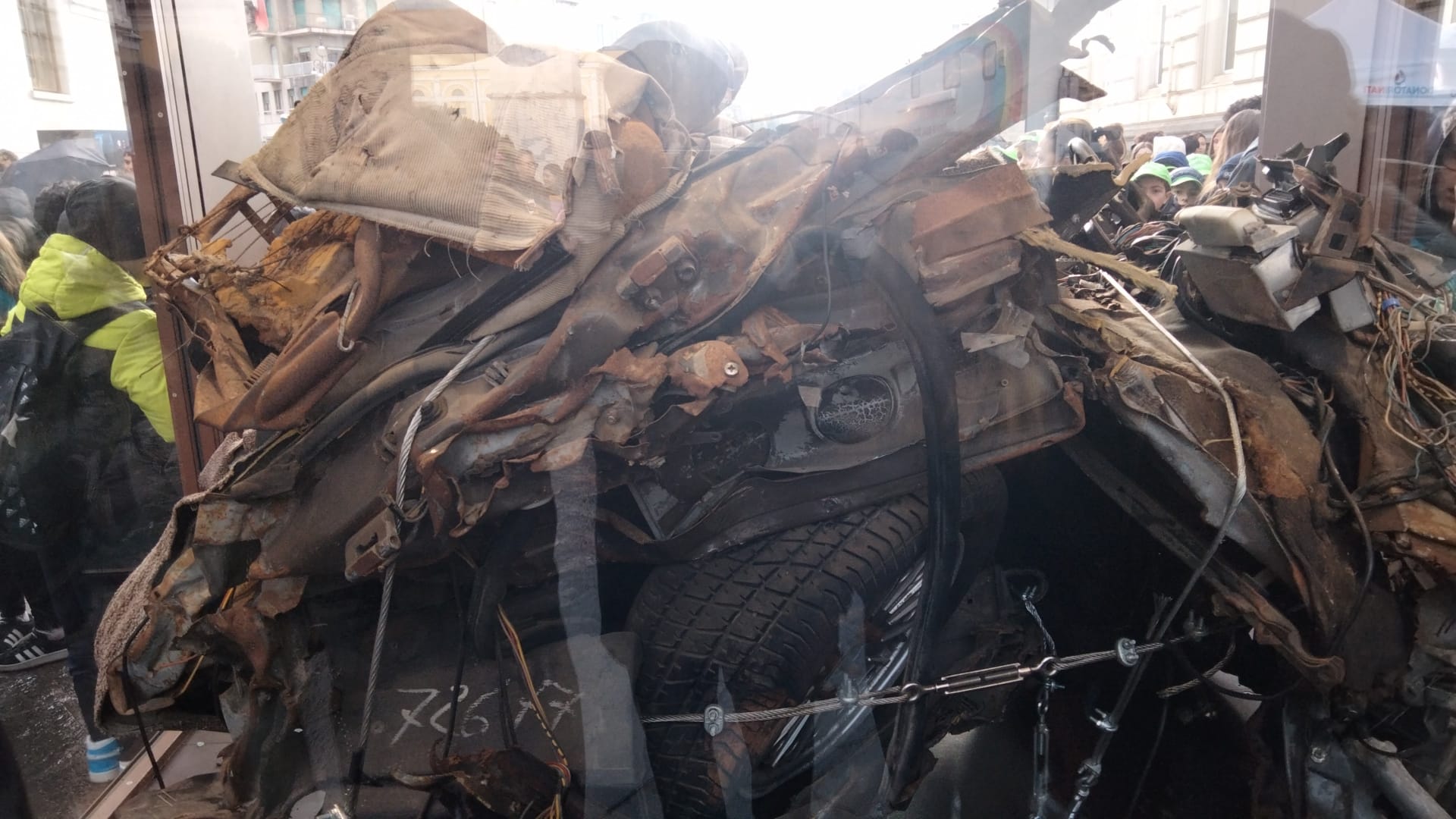 Quel giorno a Capaci morì la democrazia, la democrazia rinasce da Capaci