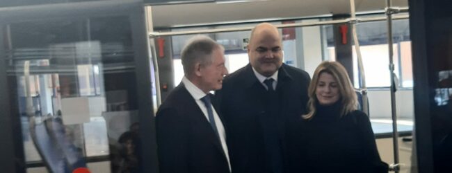 Flumeri| Il ministro Urso allo stabilimento Menarini: progetto importante di rilancio, il Governo ritrova un asset e punta sullo sviluppo in Valle Ufita