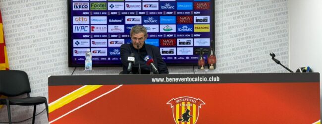 Benevento, Auteri: “Pareggio che ci sta stretto, ma siamo vivi. Invito tutti ad avere l’atteggiamento della Curva”