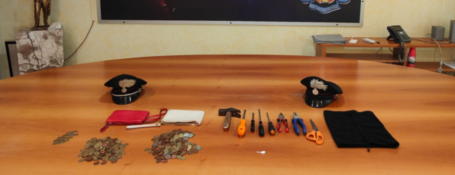 Arrestata coppia di ladri: nel mirino i distributori automatici di una scuola a Benevento