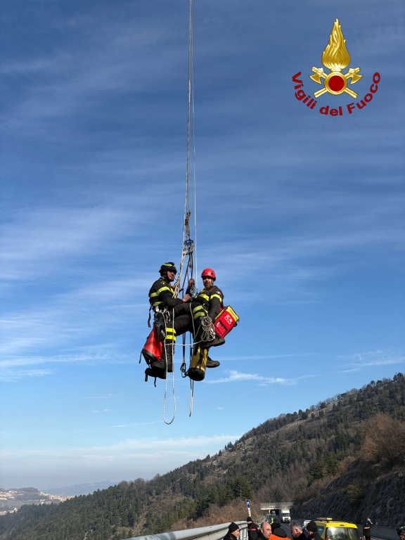 Salza Irpina,giovane 24enne soccorso dai Vigili del Fuoco