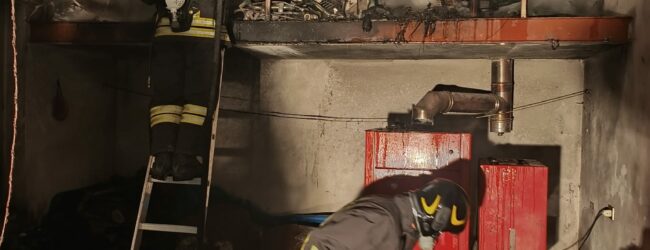 A fuoco garage a Torrecuso. Intervento dei Vigili del fuoco