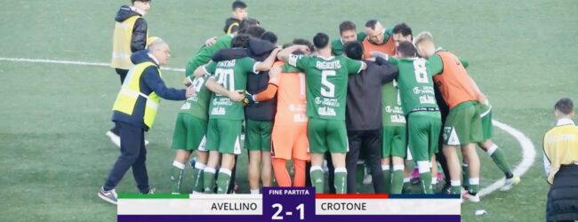 Avellino-Crotone 2-1: Patierno decisivo, i Lupi salgono a 49 punti