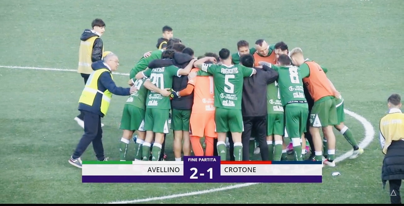 Avellino-Crotone 2-1: Patierno decisivo, i Lupi salgono a 49 punti
