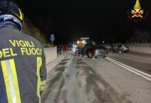 Incidente sull’Ofantina e auto in fiamme sull’A16, feriti e spavento in serata in Irpinia: intervengono i vigili del fuoco