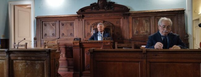 Rocca, non c’è numero legale: interpellanza bocciata. FdI e FI al PD: “è il sostegno di Mastella”