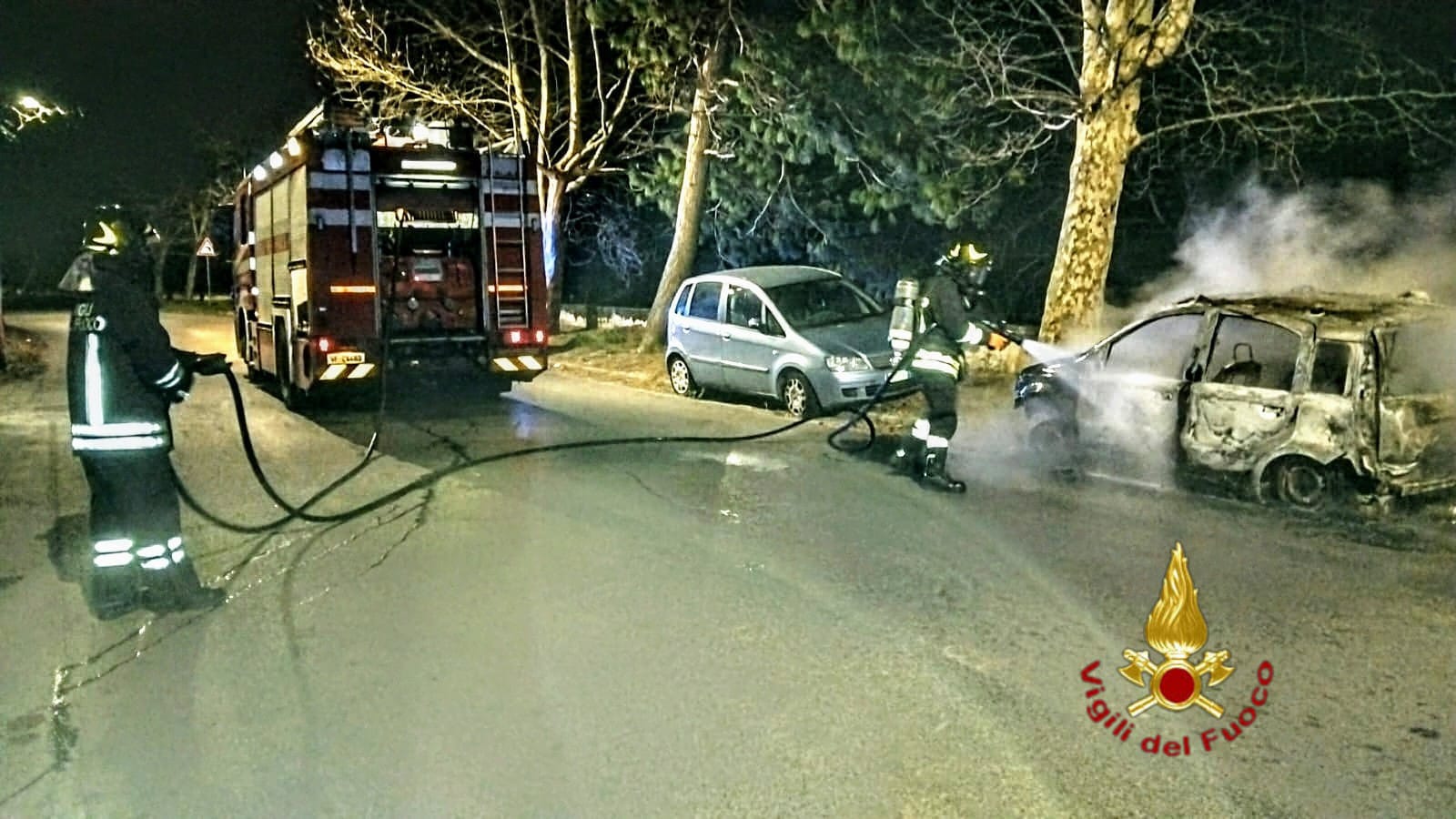 Auto in fiamme a Moschiano: intervento dei Vigili del Fuoco di Avellino