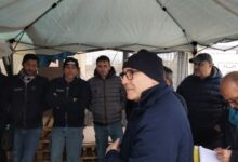 Hanon, Accrocca tra gli operai. A Napoli Foster ribadisce la chiusura