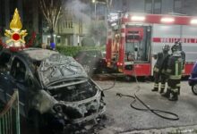 Fiamme in un’auto a Rione Mazzini: intervento dei Vigili del Fuoco di Avellino