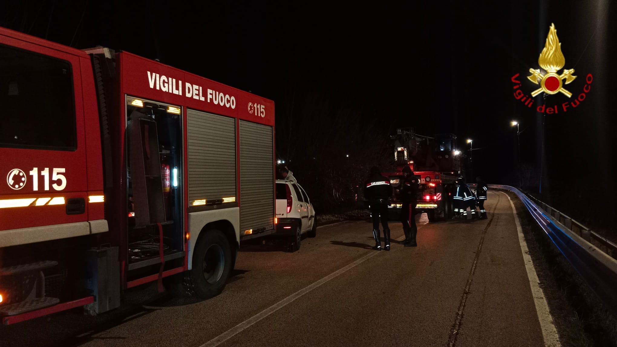 Incidente stradale a Capriglia Irpina: Fiat Punto si ribalta, intervento dei Vigili del Fuoco