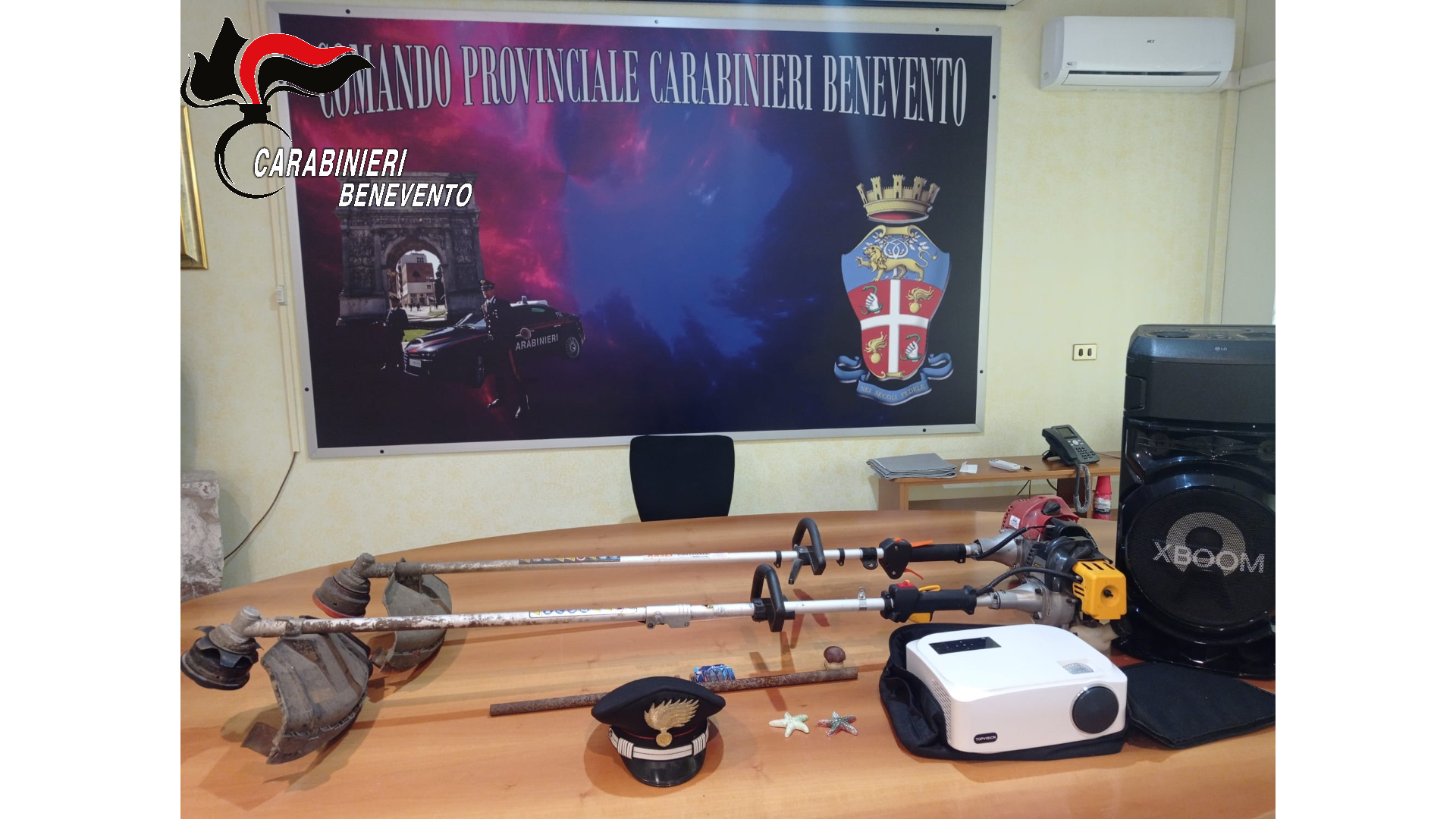 Furto in abitazione a Ceppaloni: due arresti dopo il colpo, recuperata refurtiva
