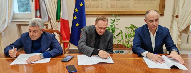 Scalo merci di Ponte Valentino, firmato il protocollo d’intesa fra Comune, Provincia e Asi